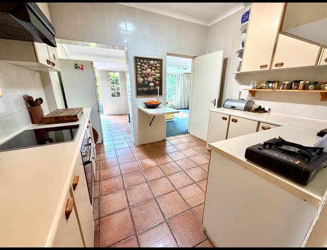 3 BEDROOM HOUSE FOR SALE IN WEMBLEY